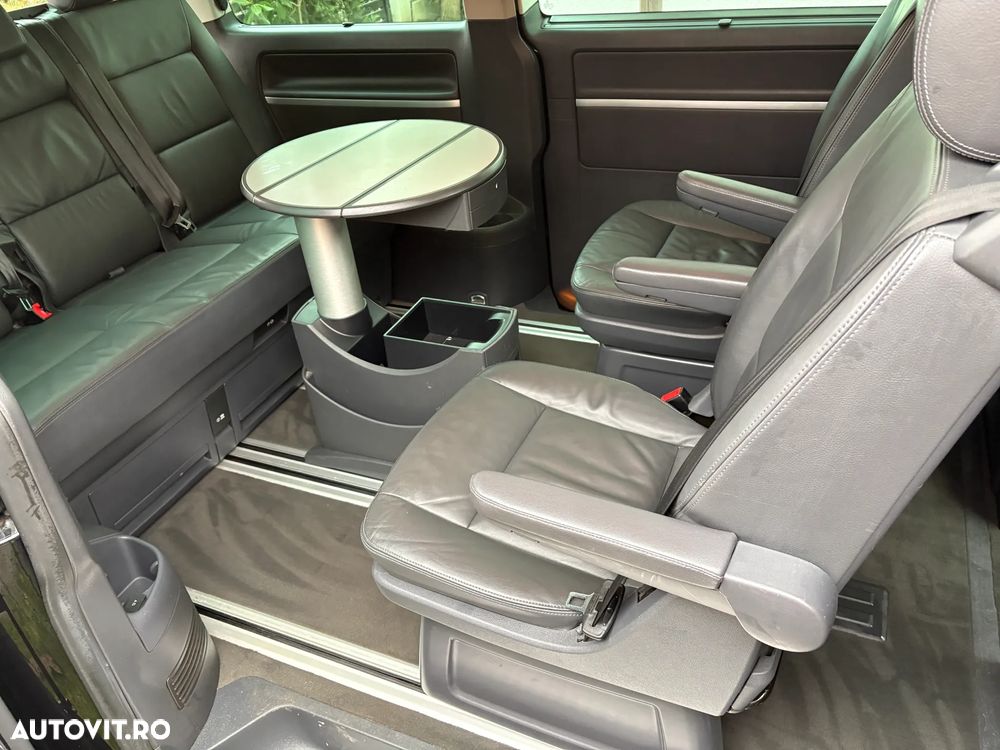 Volkswagen Multivan - 11