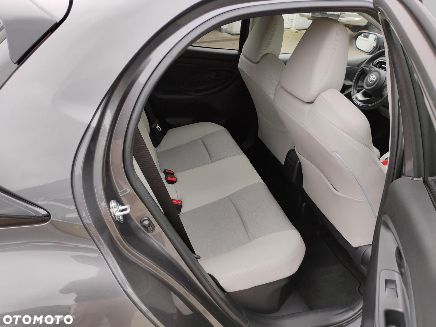 Toyota Yaris Hybrid 1.5 Executive - 17