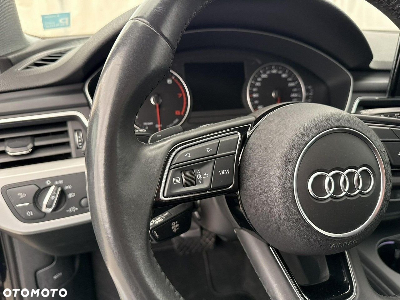 Audi A4 35 TFSI S tronic - 24