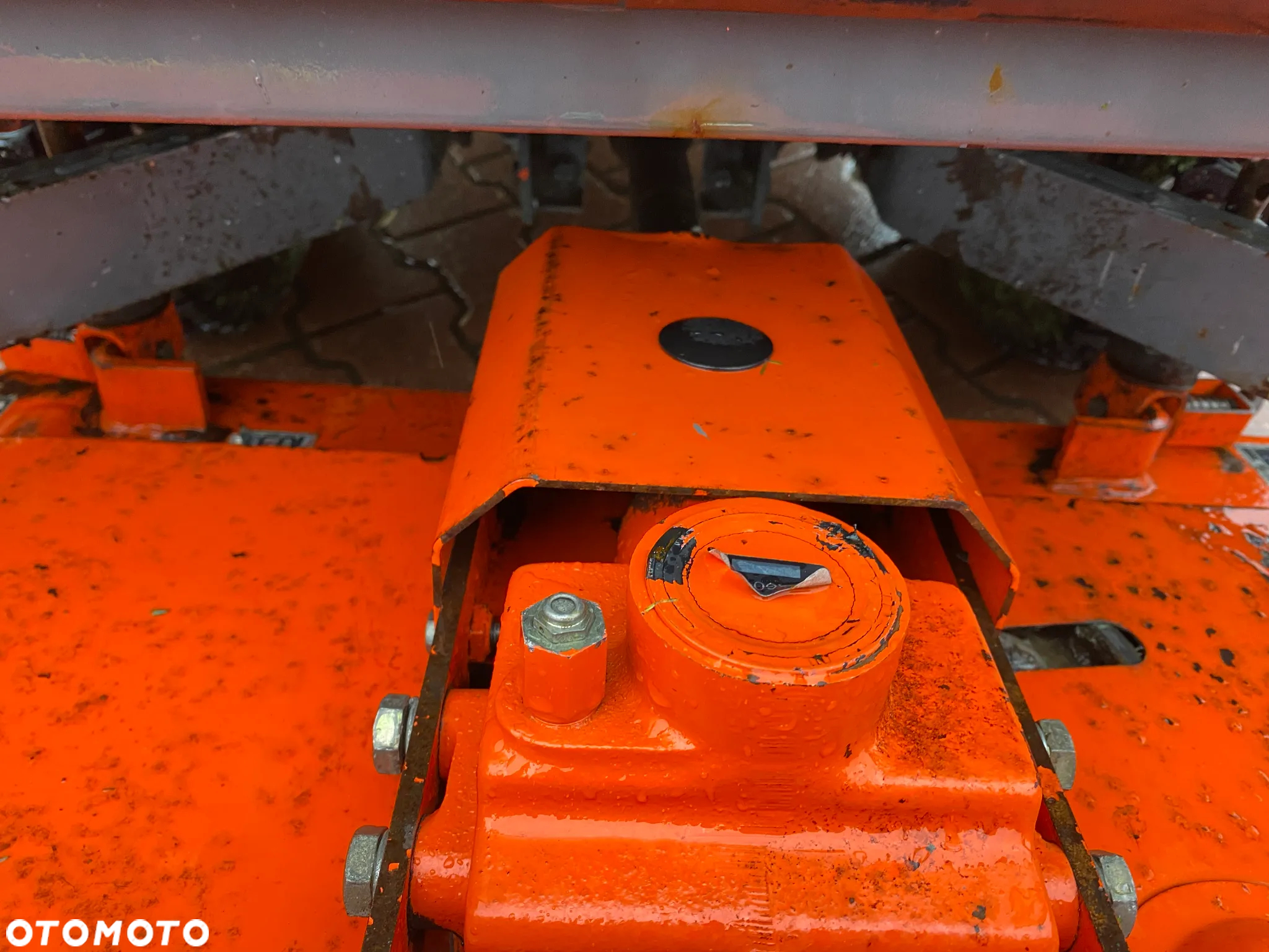 Kubota F2560 - 8