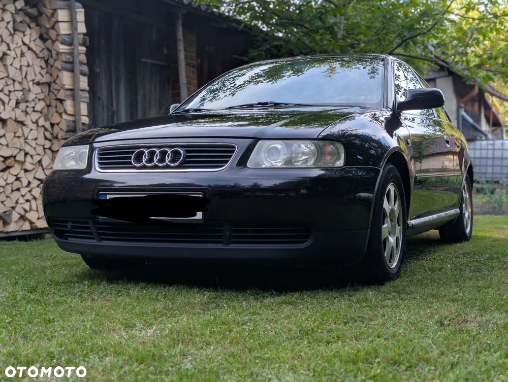 Audi A3 3-drzwiowe 1.6 Attraction - 12
