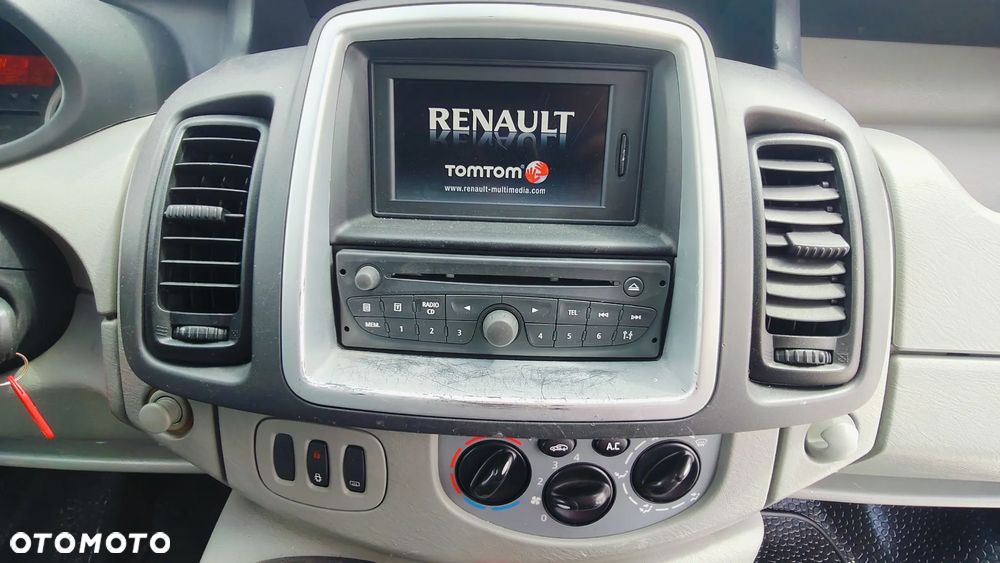 Renault Trafic 2.5 dCi 150 FAP Passenger L1H1 Quickshift Privilège - 12