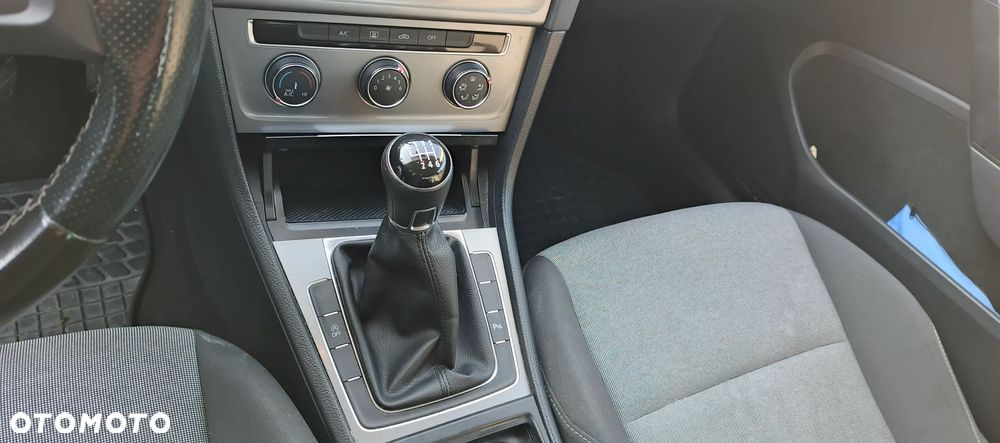 Volkswagen Golf 1.2 TSI BMT Trendline - 17