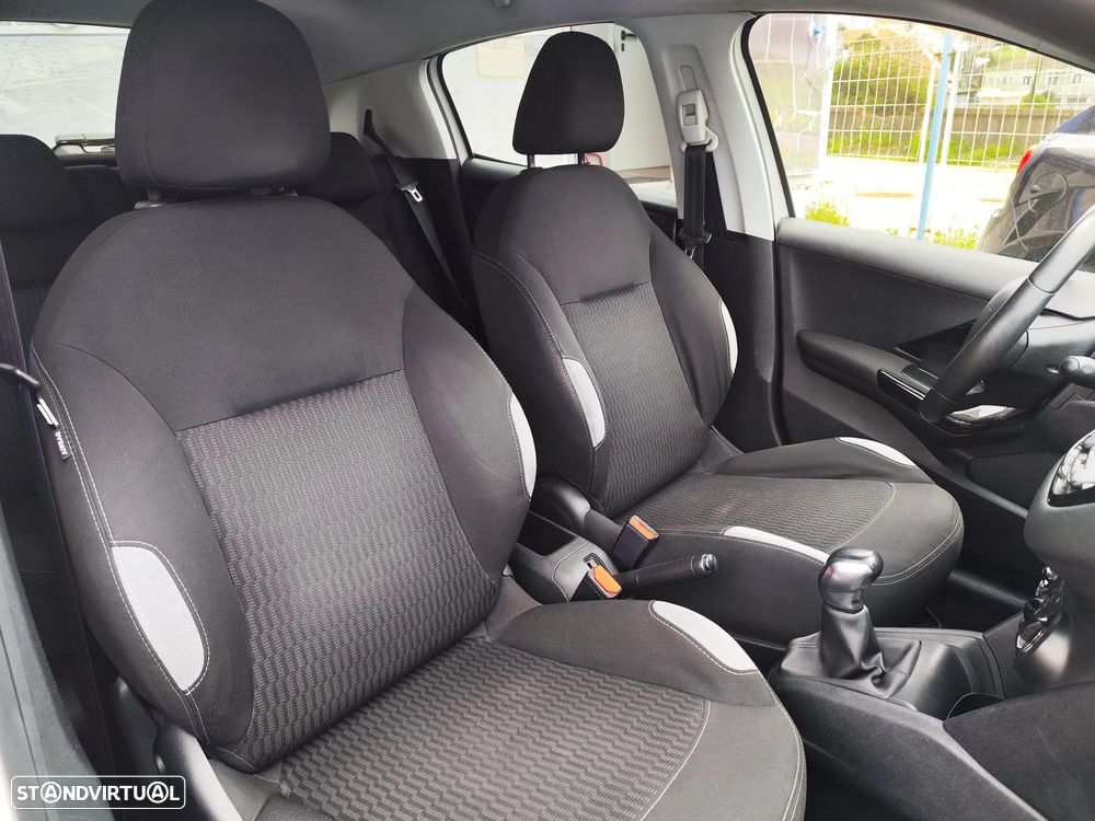 Peugeot 208 1.2 VTi SE Style - 10