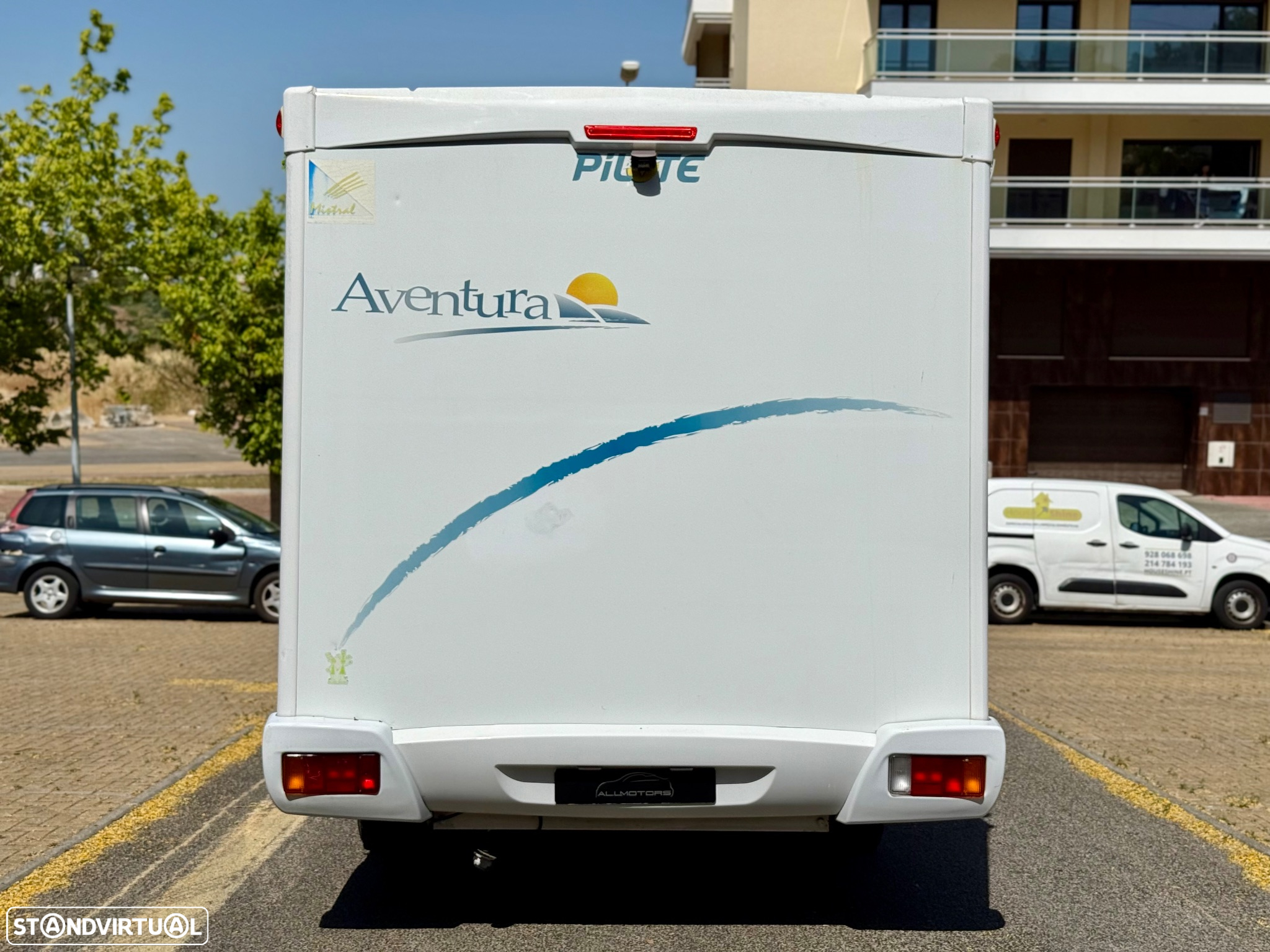 Pilote Aventura P-690 - 25