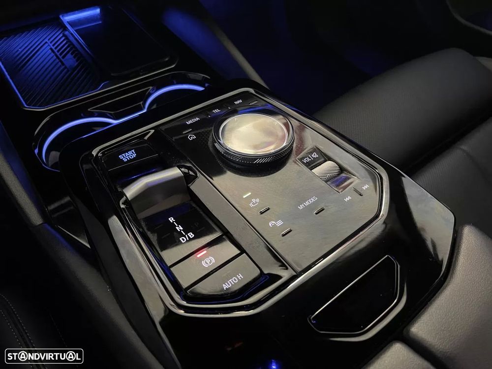 BMW i5 eDrive40 — fotografia 37
