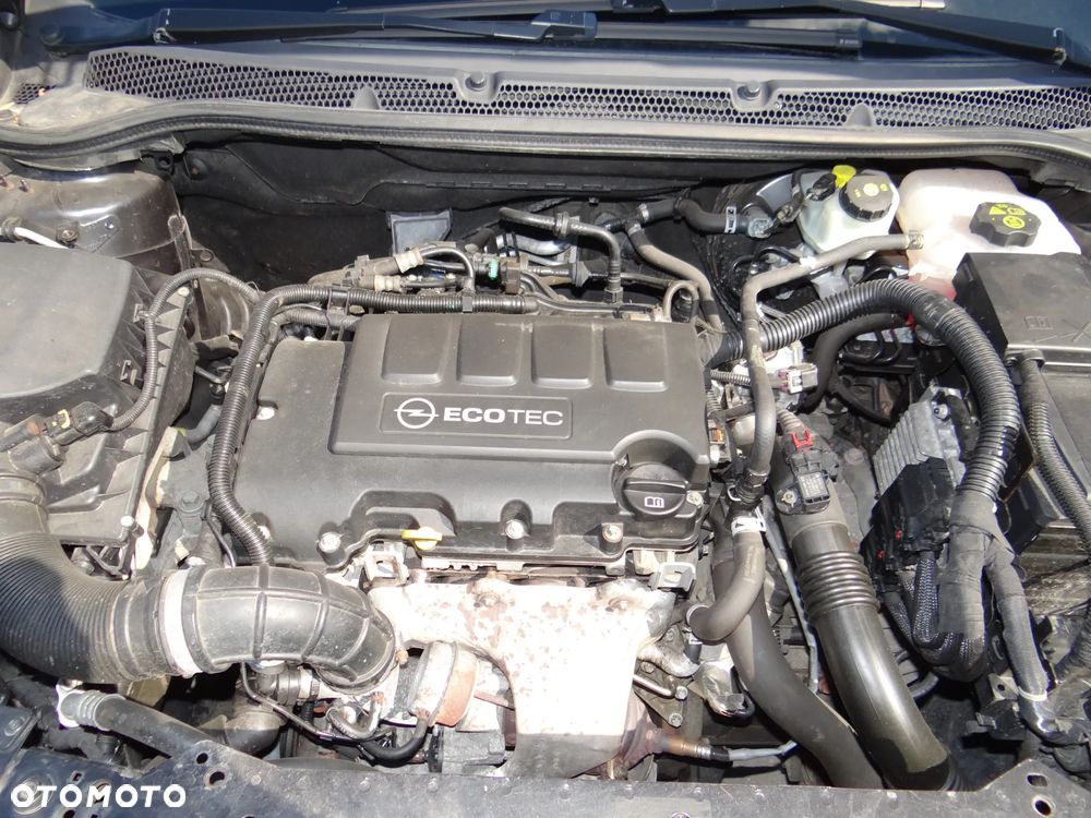 Opel Astra 1.4 Turbo - 11