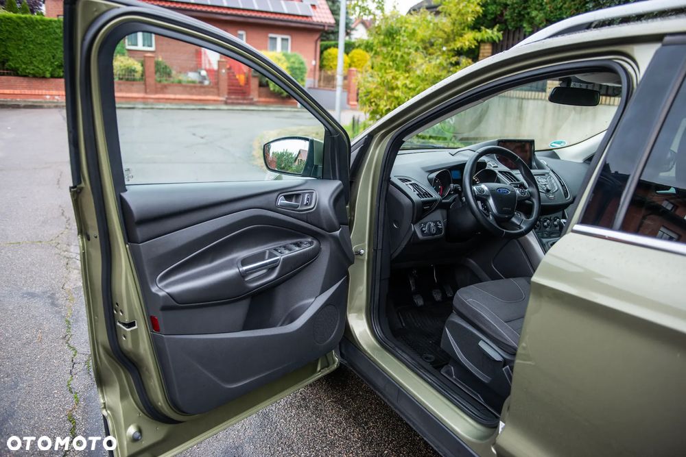 Ford Kuga 2.0 TDCi 2x4 Titanium - 17