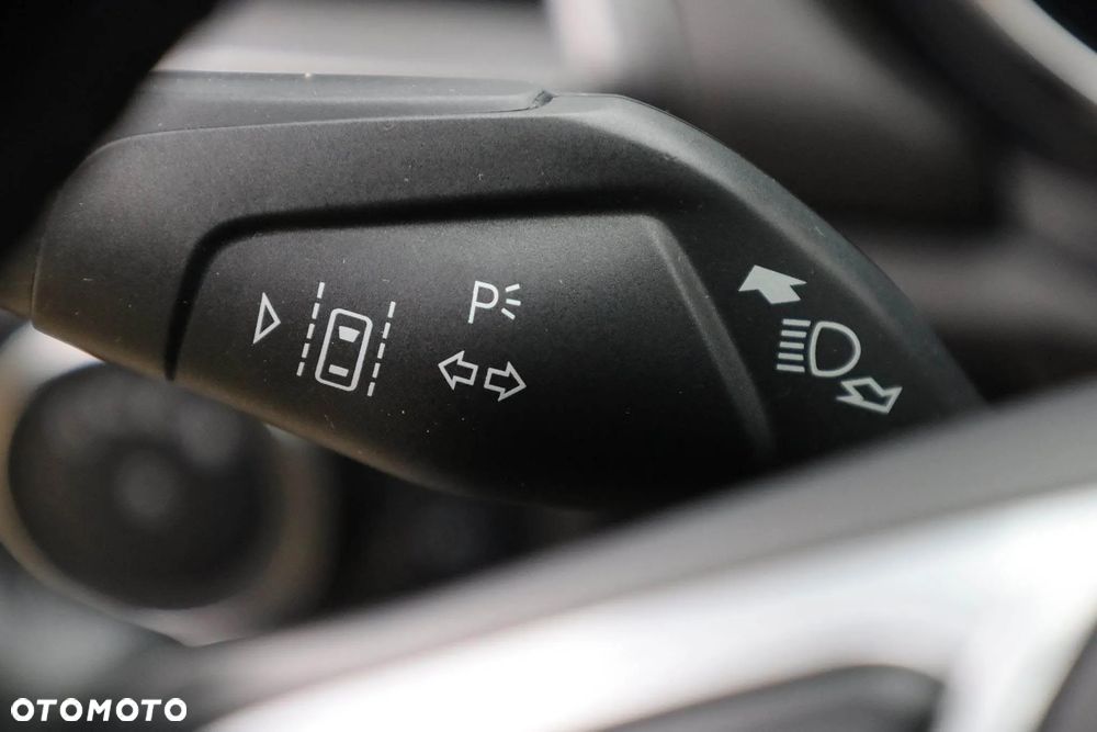 Ford Mondeo 2.0 Hybrid Titanium - 32