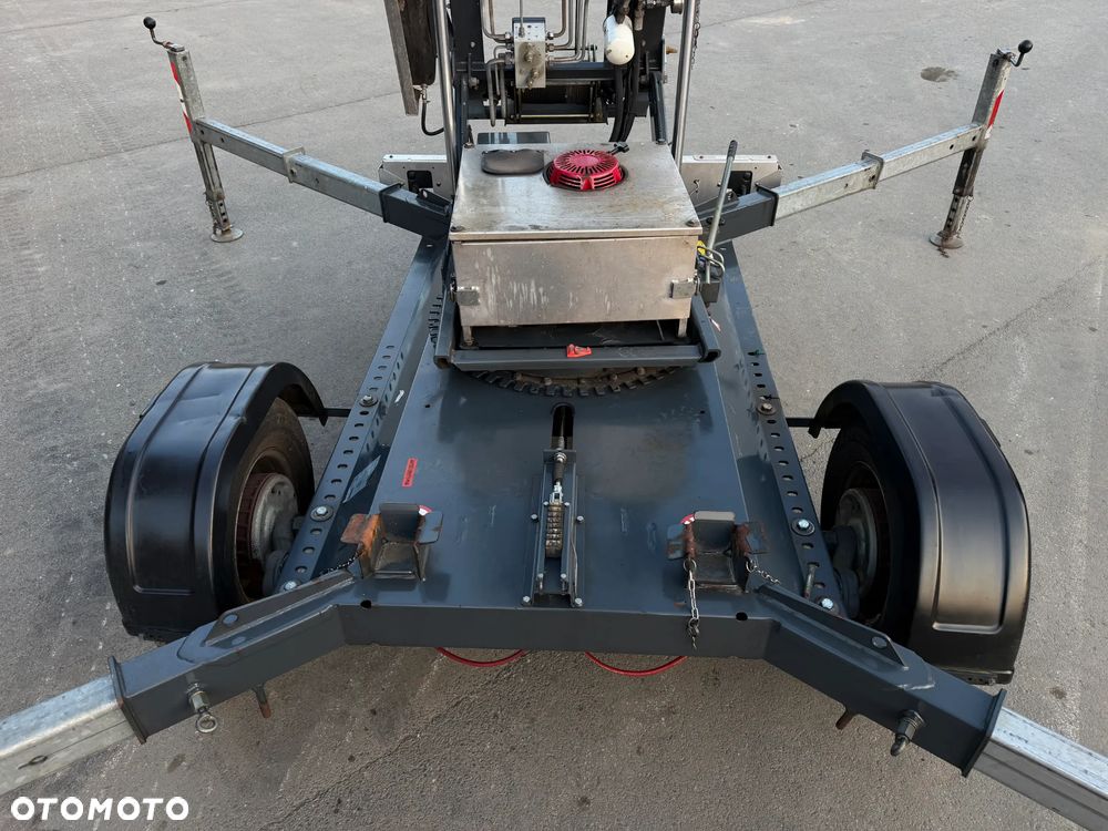 Paus Easy Big 25WH Drabina Dekarska w pełni Hydrauliczna 26 metrów. Obrotowa. 2018rok. Jak Nówka z salonu. praktycznie zerowy przebieg! Odpala na kluczyk. Silnik Honda. Serwisy w Dekra do Końca. Sprowadzona z Komuny Norweskiej. Wielka Okazja. Dokumenty do rejestracji. Dodatkowe sterowanie z góry. Nowy model - 9