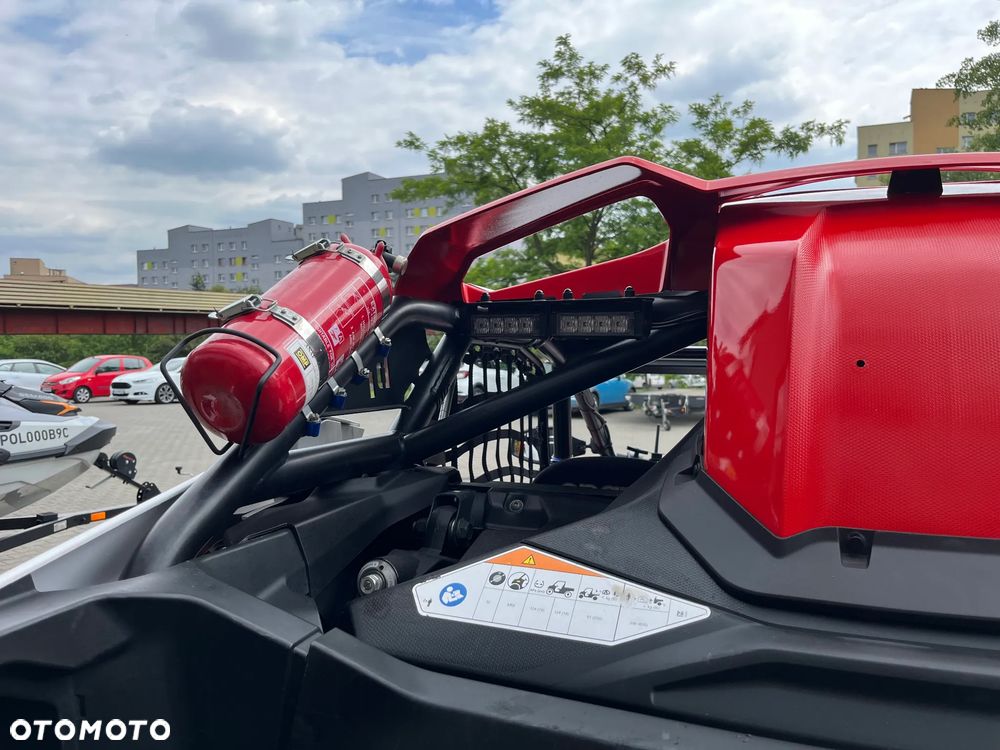 Can-Am Maverick - 12