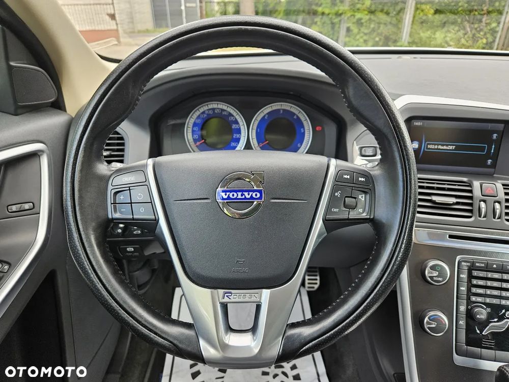 Volvo XC 60 D3 R Design - 17