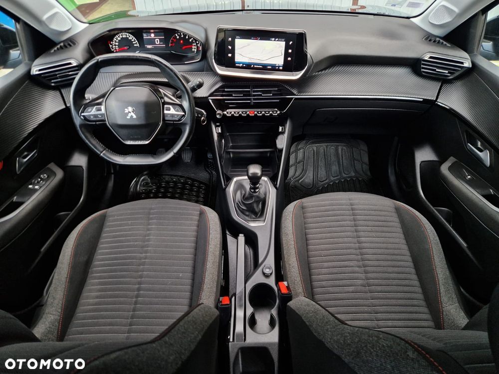 Peugeot 208 - 14