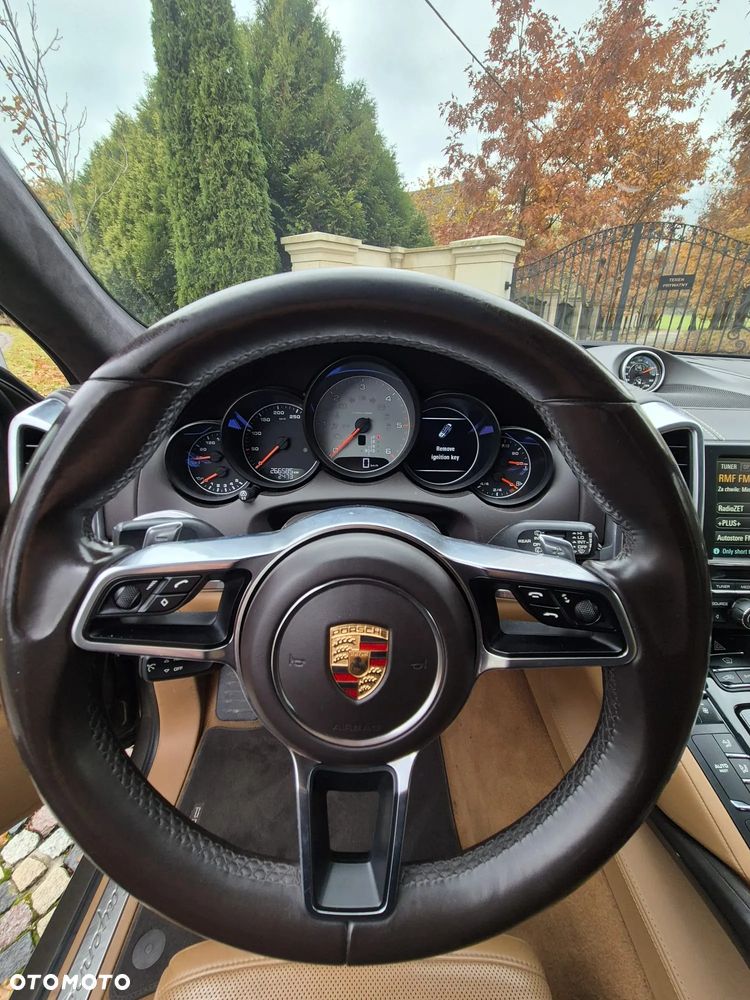 Porsche Cayenne - 25