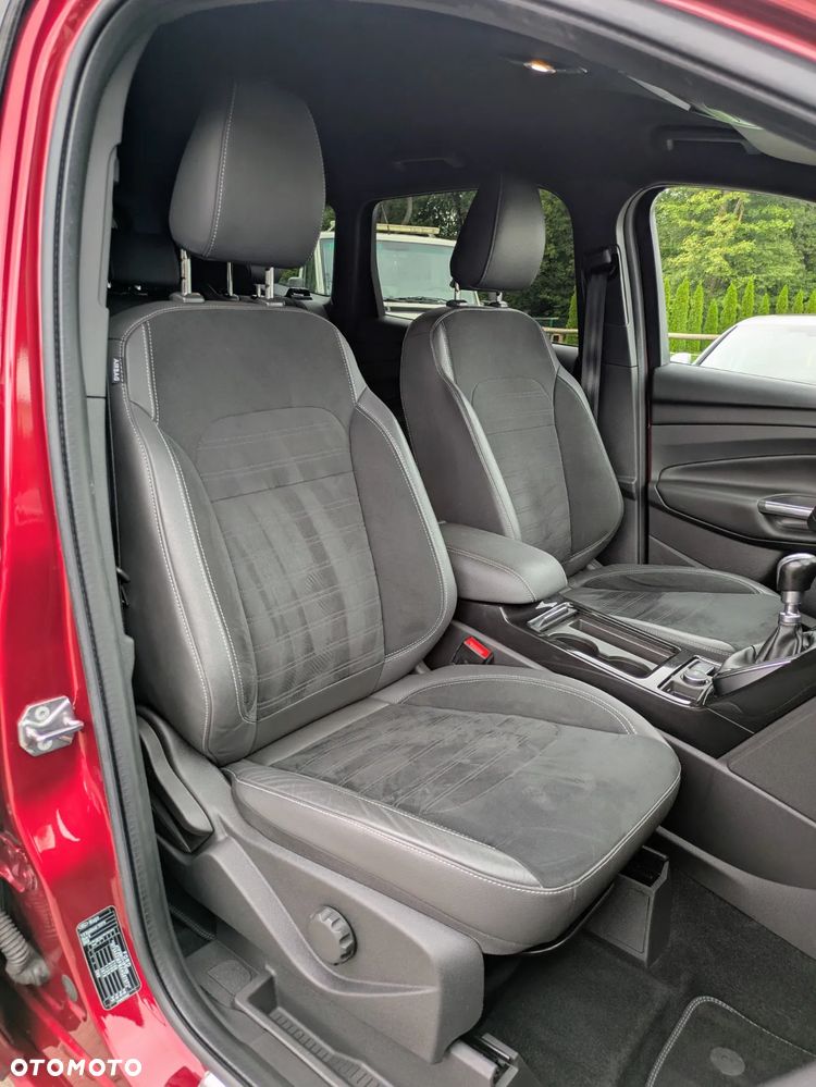 Ford Kuga 1.5 EcoBoost 2x4 ST-Line - 16