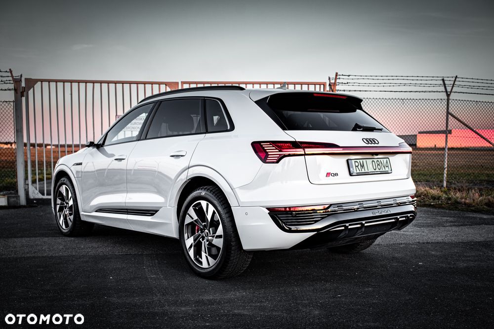 Audi Q8 e-tron - 5