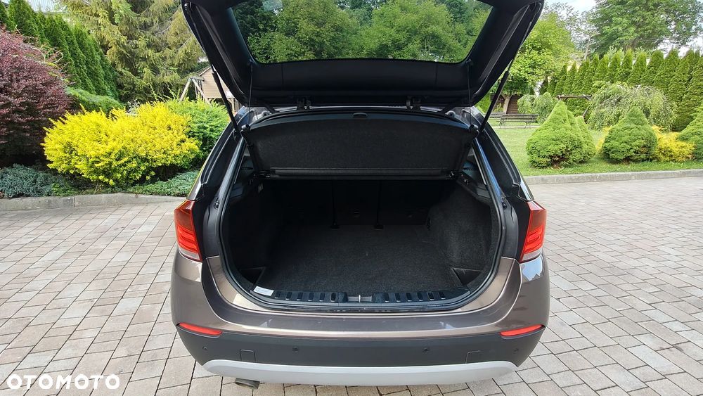 BMW X1 sDrive18d xLine - 28