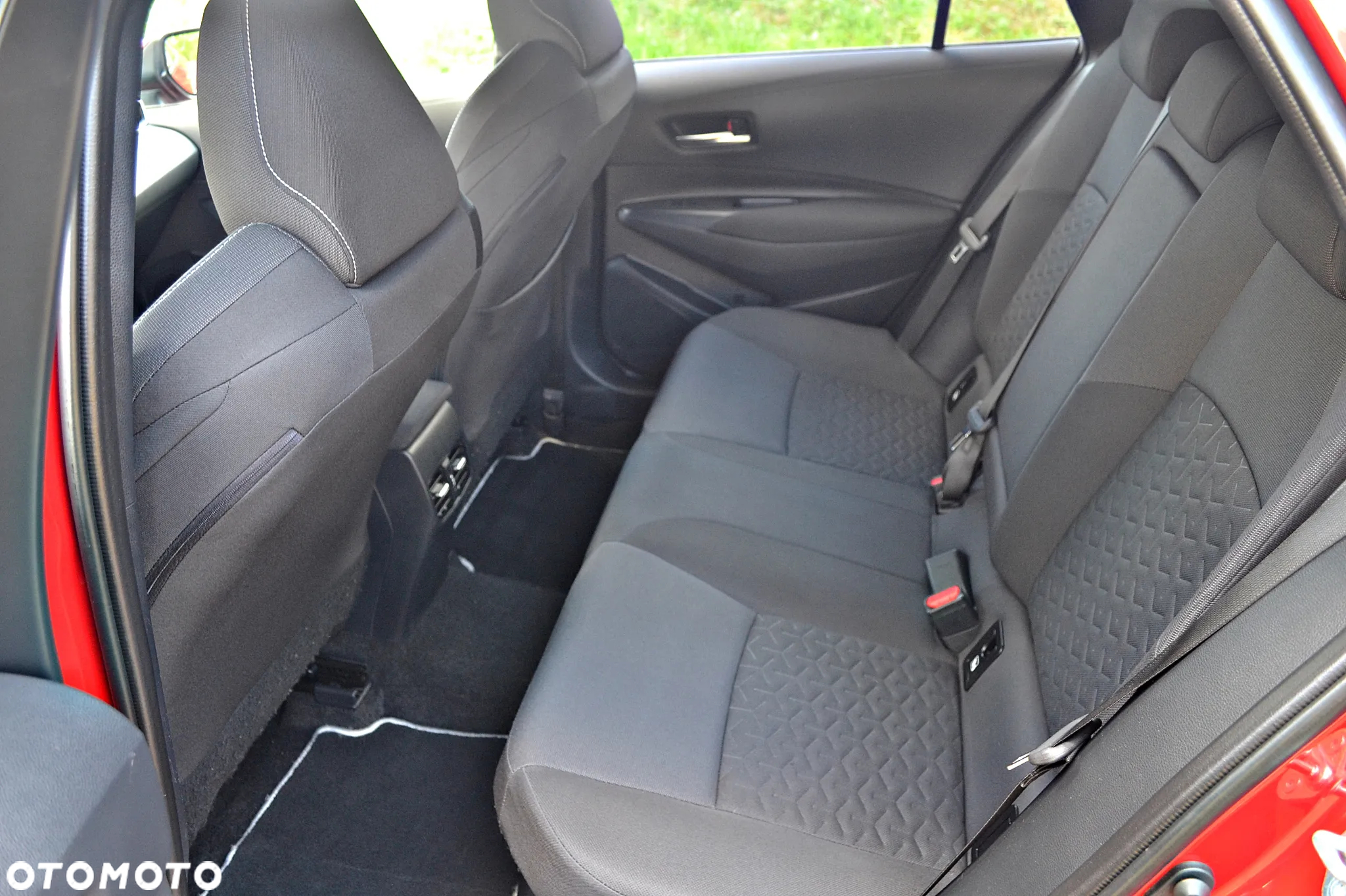 Toyota Corolla 1.8 Hybrid Executive - 24