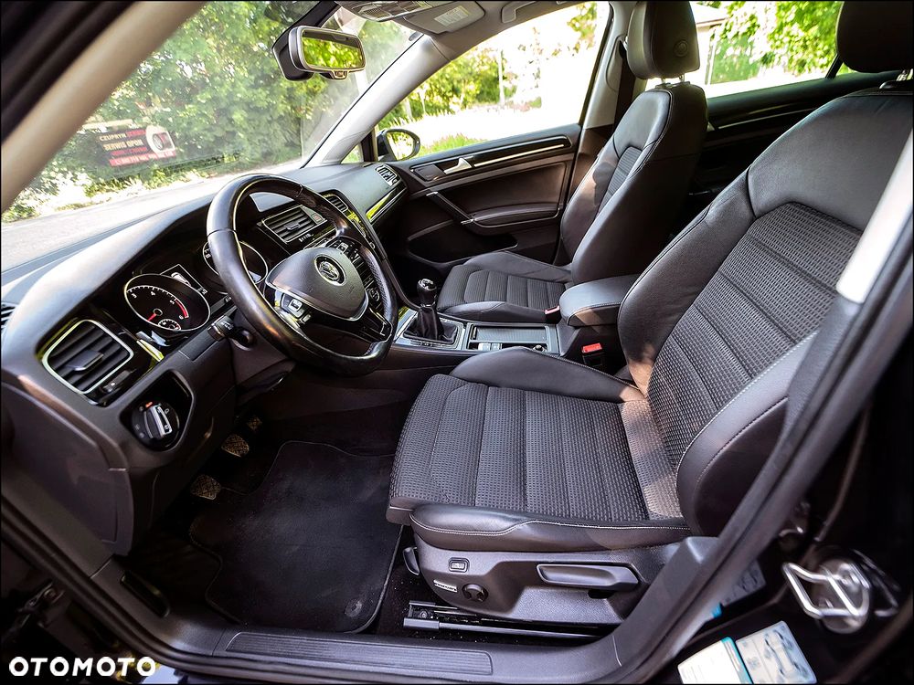 Volkswagen Golf - 18