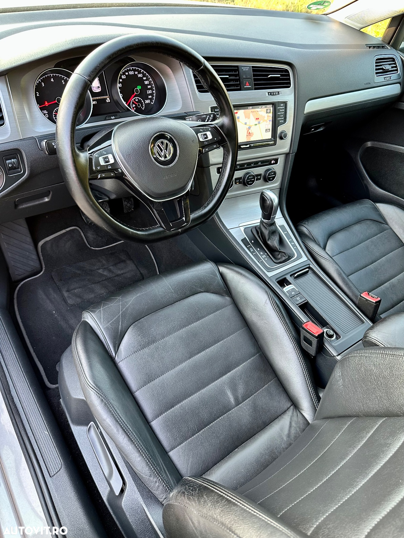 Volkswagen Golf 1.0 TSI BlueMotion DSG Comfortline - 8