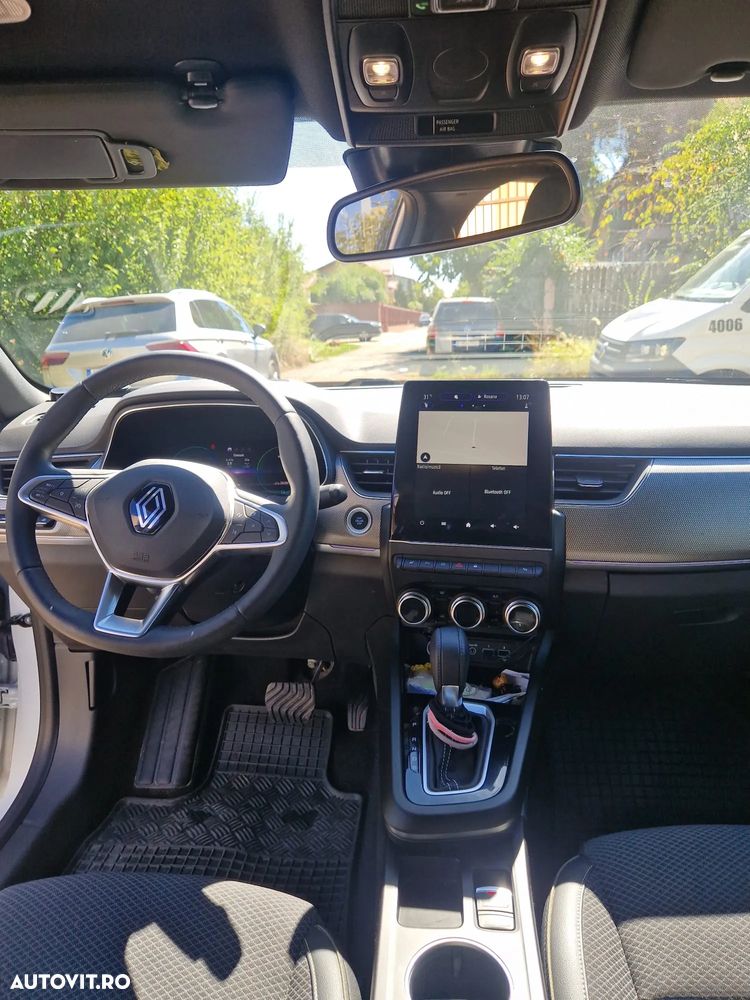 Renault ARKANA E-TECH - 7