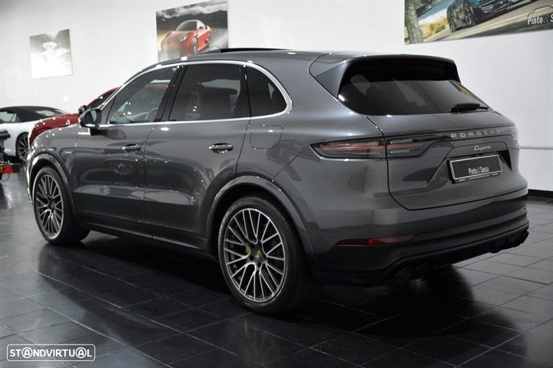 Porsche Cayenne E-Hybrid - 5