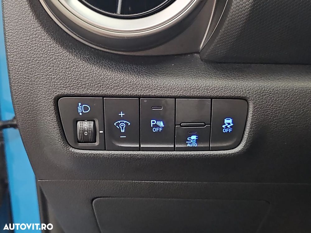 Hyundai KONA - 16