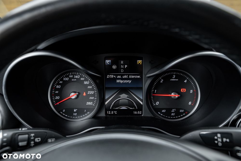 Mercedes-Benz GLC 250 d 4Matic 9G-TRONIC AMG Line - 30