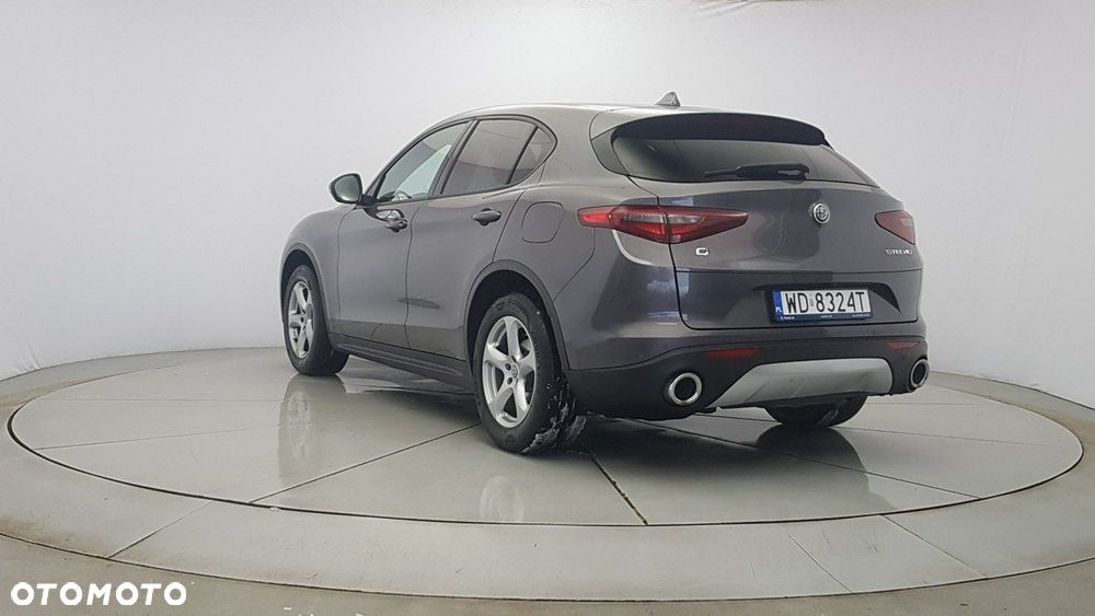 Alfa Romeo Stelvio - 5