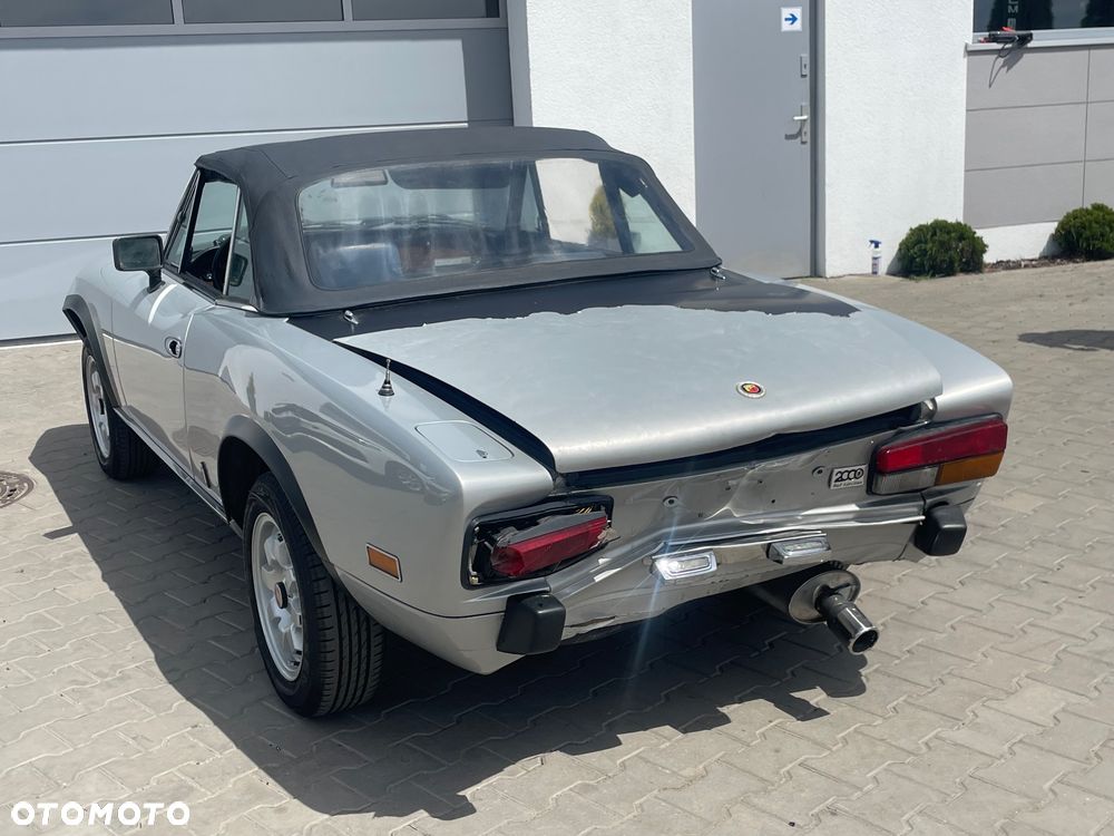 Fiat 124 Spider - 4