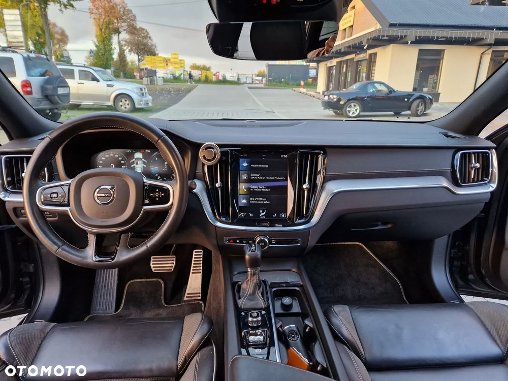 Volvo V60 D4 AWD R-Design - 19