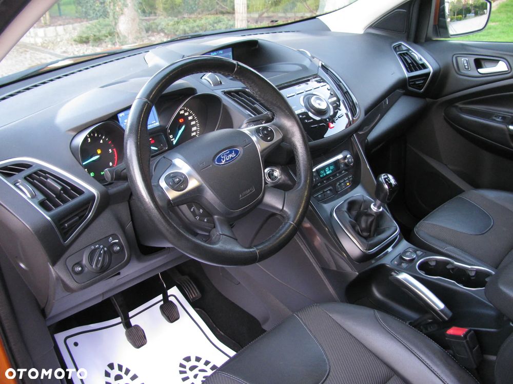 Ford Kuga 2.0 TDCi 2x4 Titanium - 15