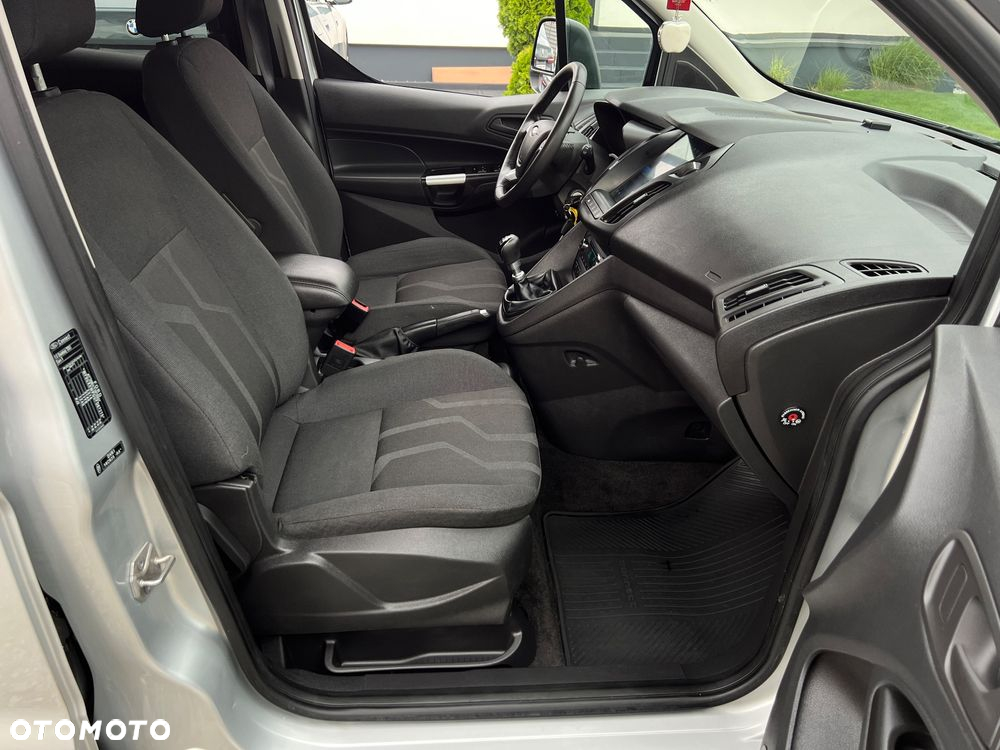 Ford Tourneo Connect Grand - 29
