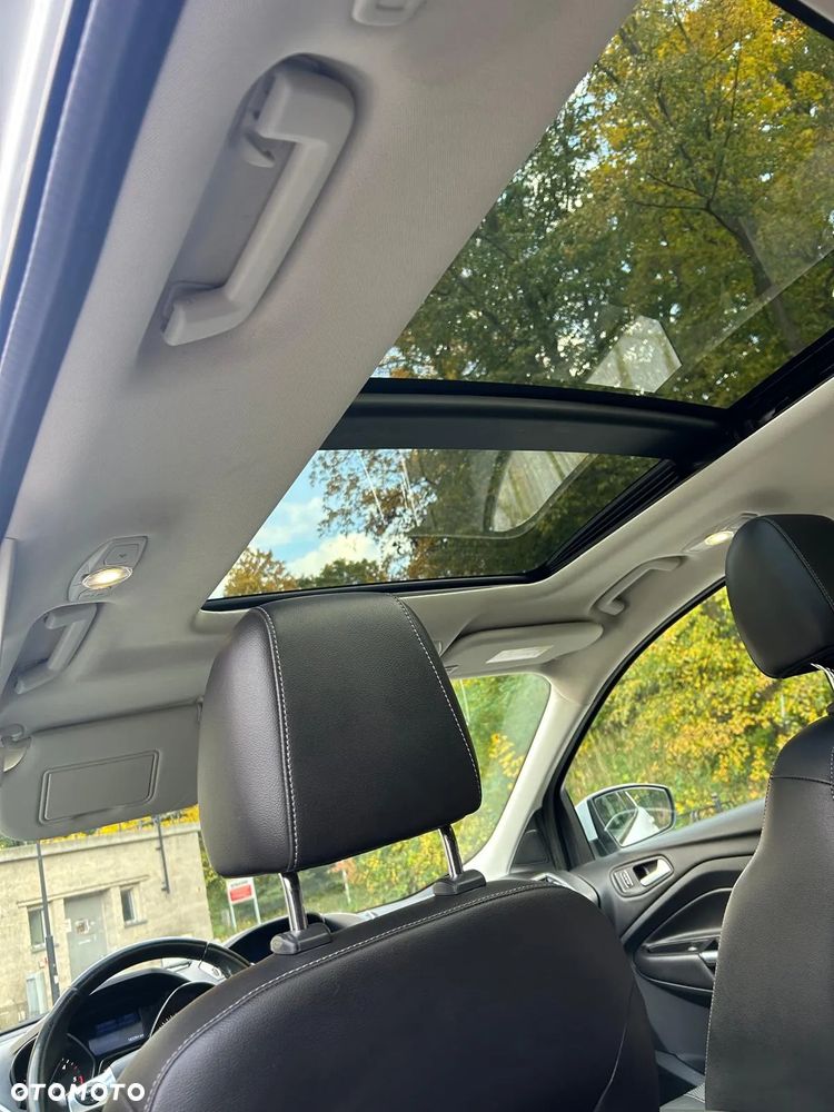Ford Kuga 2.0 TDCi 2x4 Titanium - 20