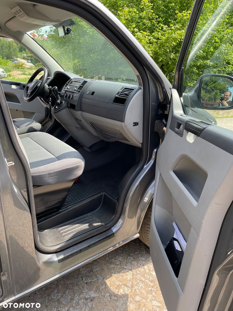 Volkswagen Caravelle - 19