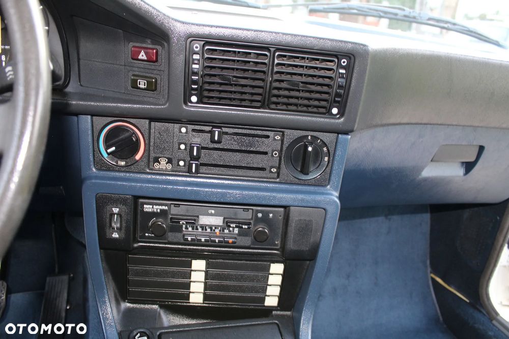 BMW Seria 5 518 i - 18