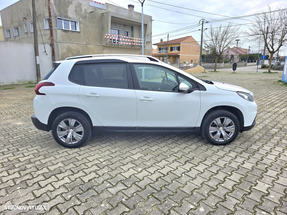 Peugeot 2008 1.2 PureTech Style - 32