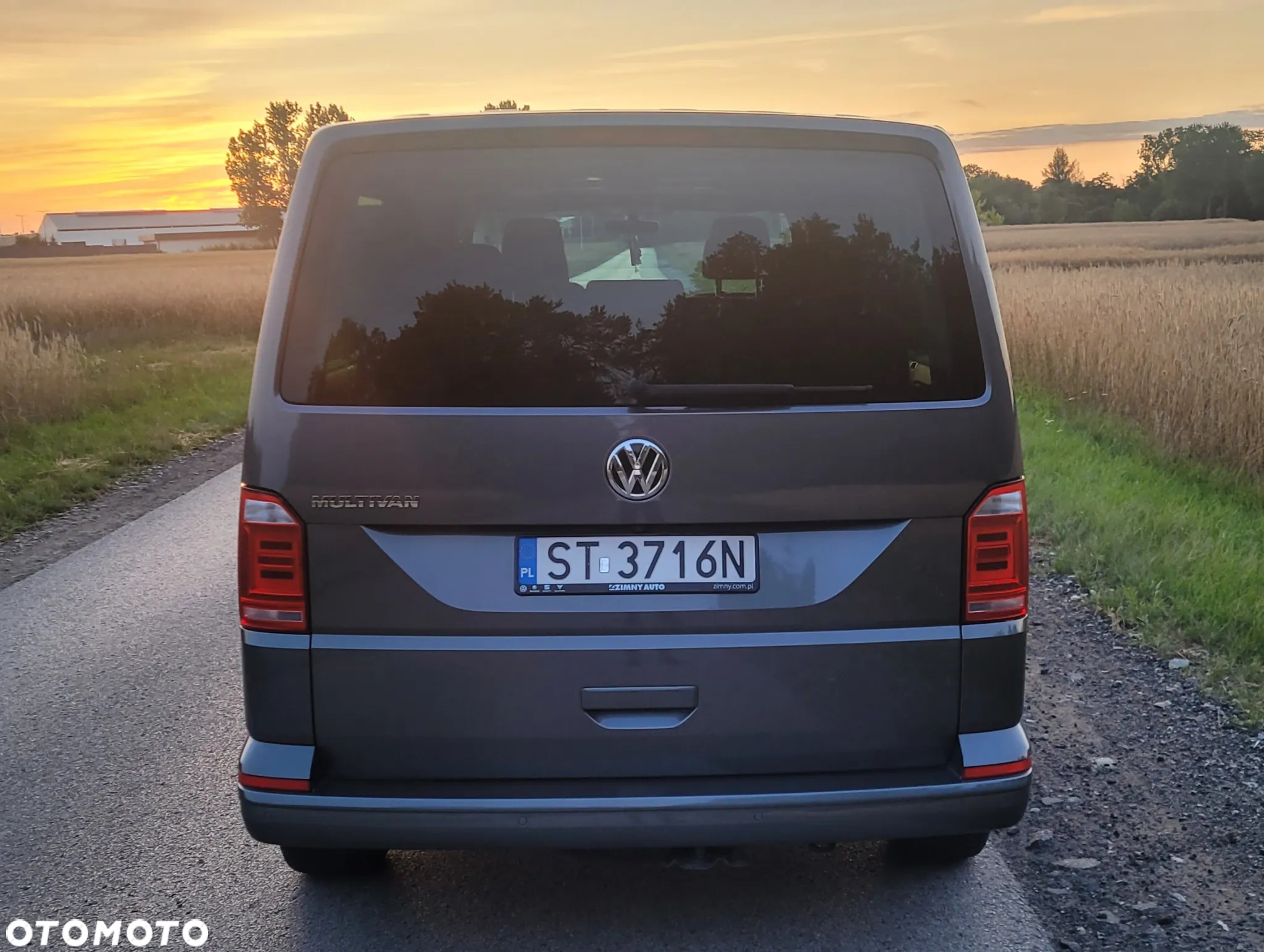 Volkswagen Multivan - 21