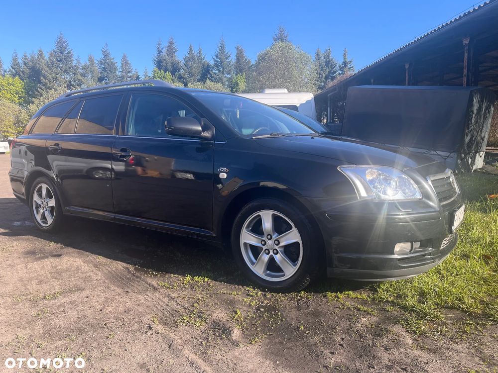 Toyota Avensis 2.0 D-4D Combi - 1