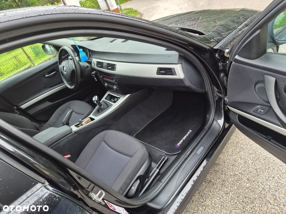 BMW Seria 3 318d - 6