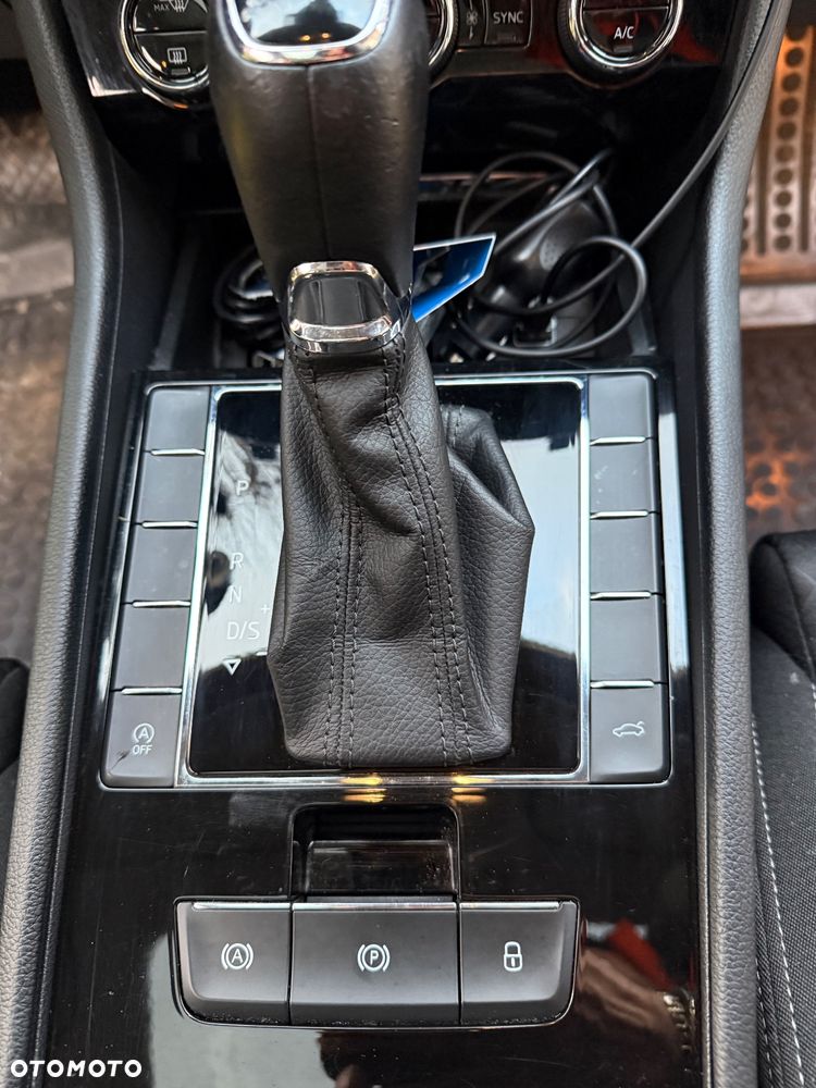 Skoda Superb 2.0 TDI DSG Ambition - 9