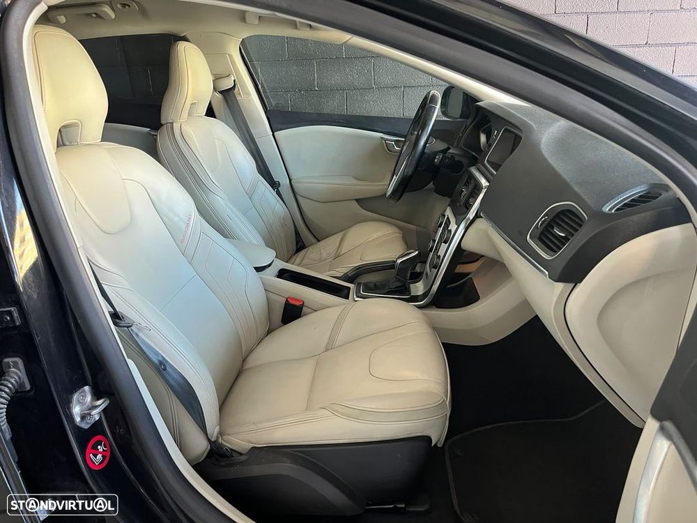Volvo V40 Cross Country 1.6 D2 Volvo Ocean Race Powershift - 16