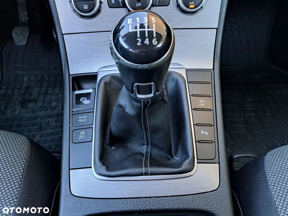 Volkswagen Passat - 30