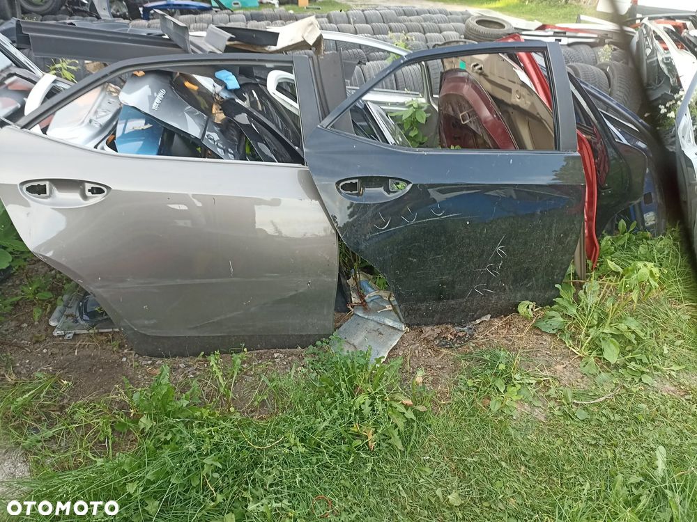 Corolla e16 drzwi tylne tył prawy - 1