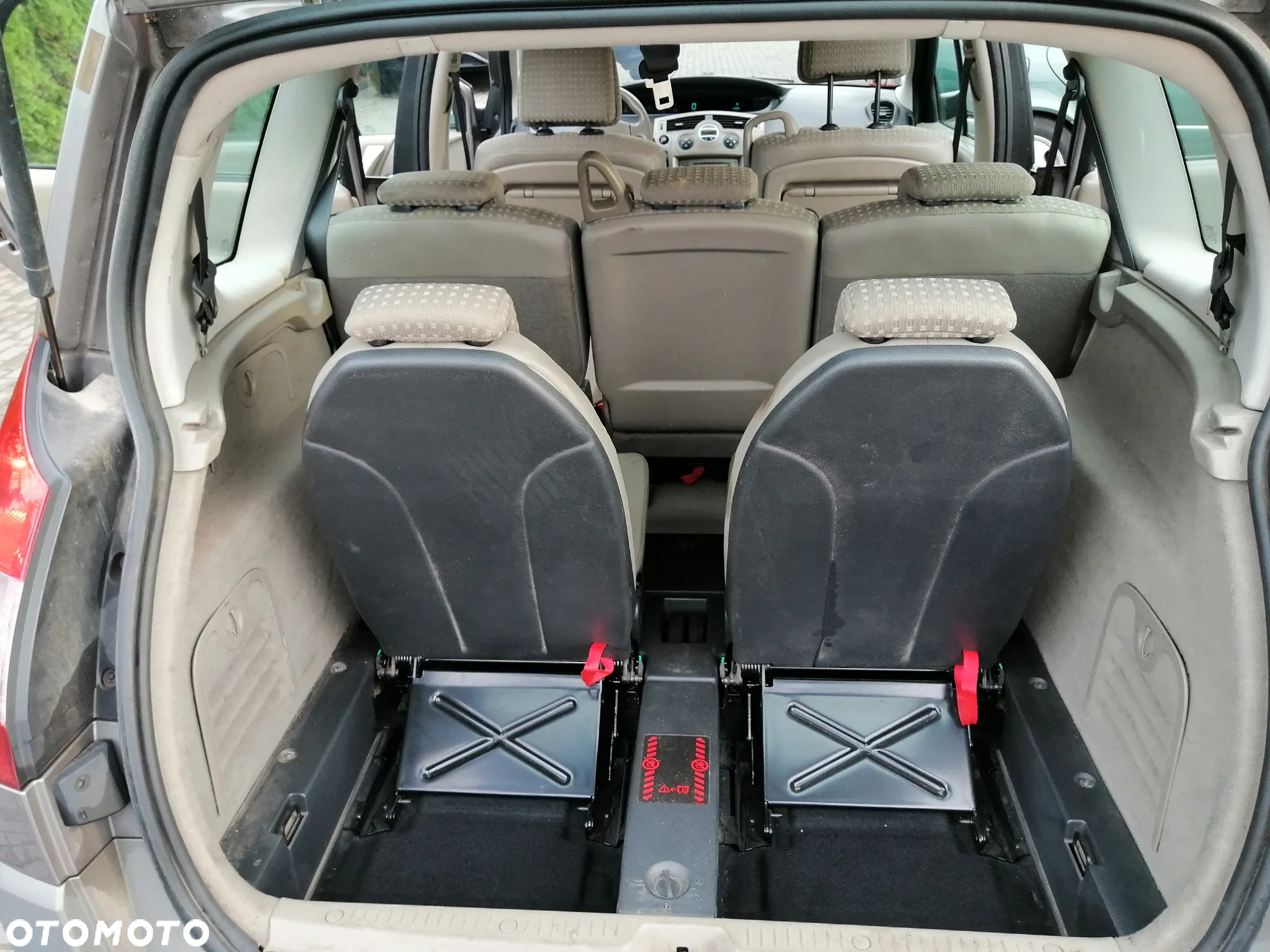 Renault Scenic ver-2-0-confort-expression - 14