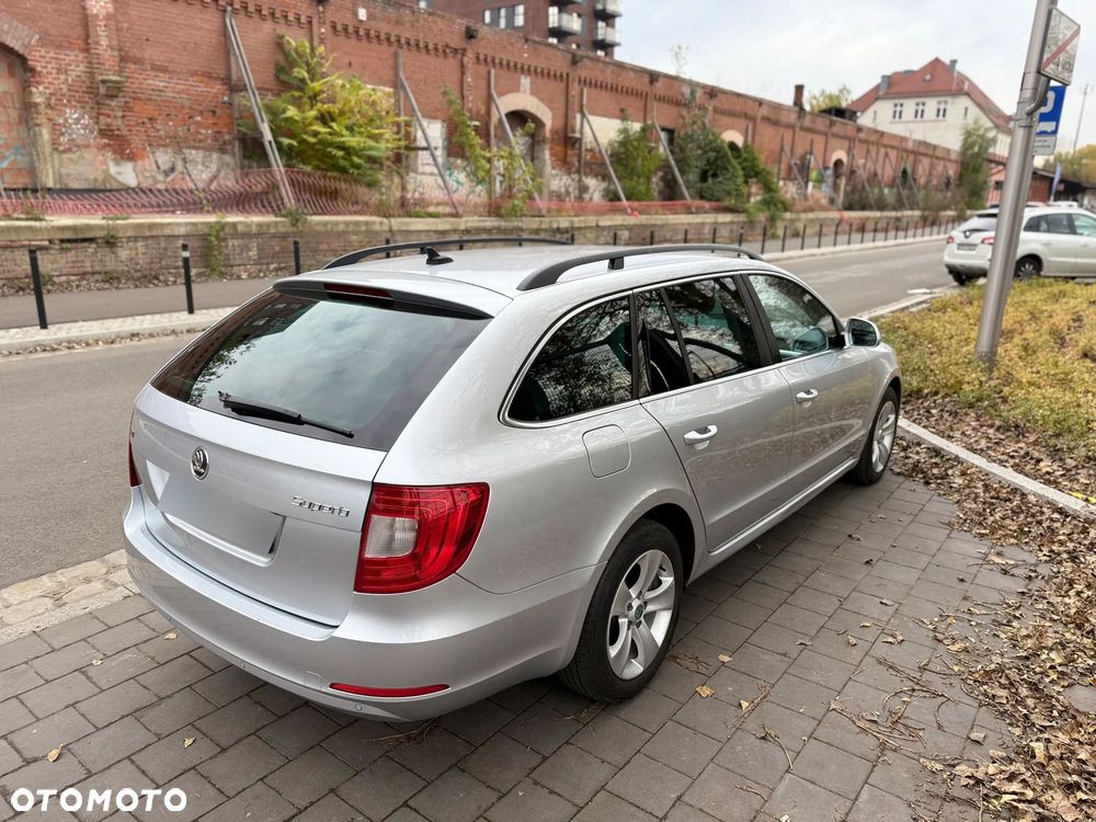 Skoda Superb 2.0 TDI Comfort DSG - 31