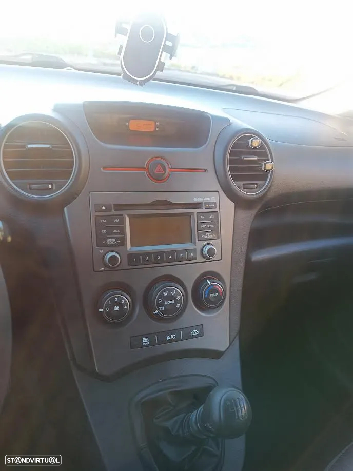 Kia Carens 2.0 CRDi EX - 10