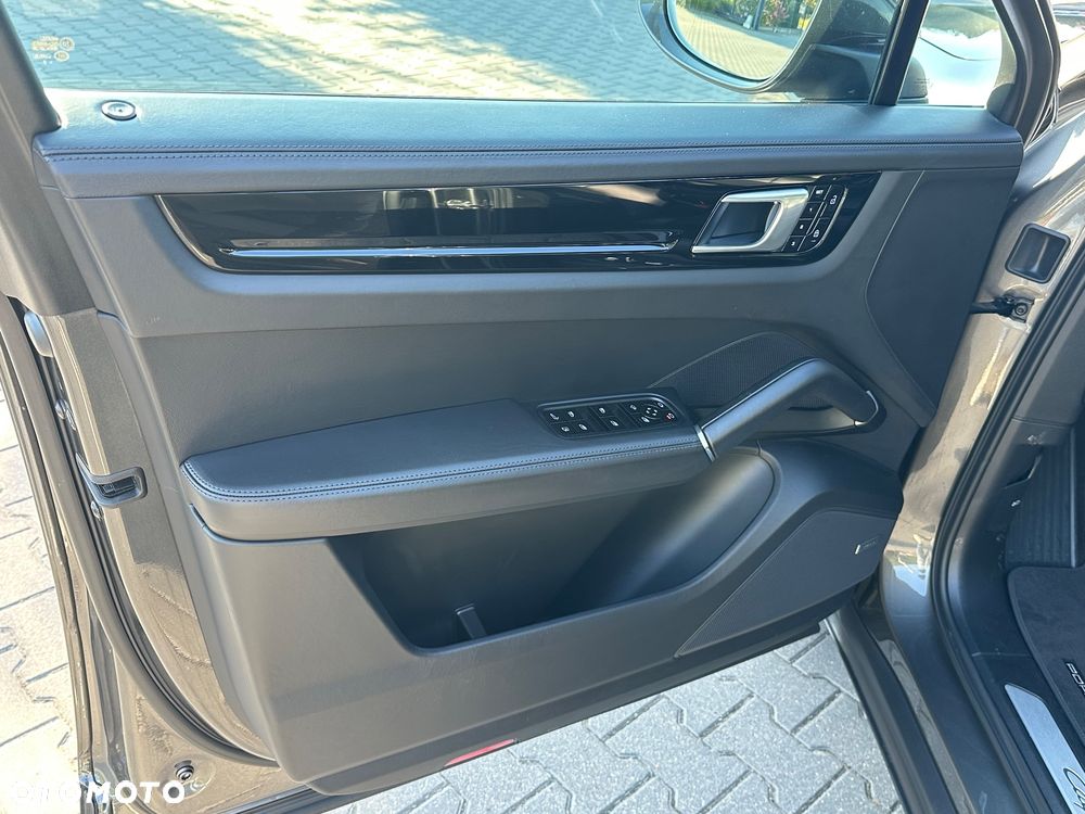 Porsche Cayenne E-Hybrid - 20