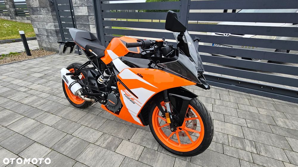 KTM RC 125 - 12