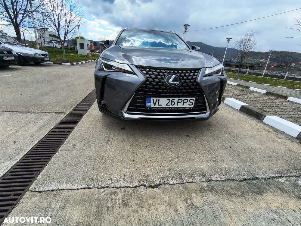 Lexus UX 250h Business Edition - 13